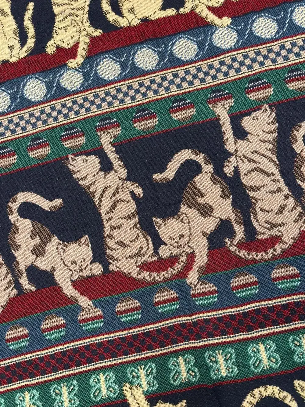 Vintage Crown Crafts Cats and Kittens Woven Tapestry Throw Blanket